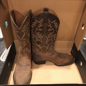 Ariat Men’s Round Toe 10.5 D